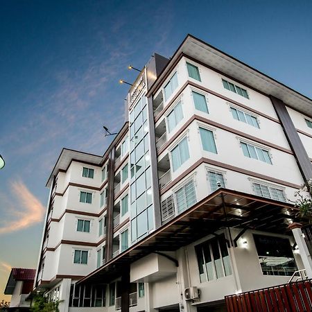 Winner Sriracha Serviced Apartment Si Racha Buitenkant foto