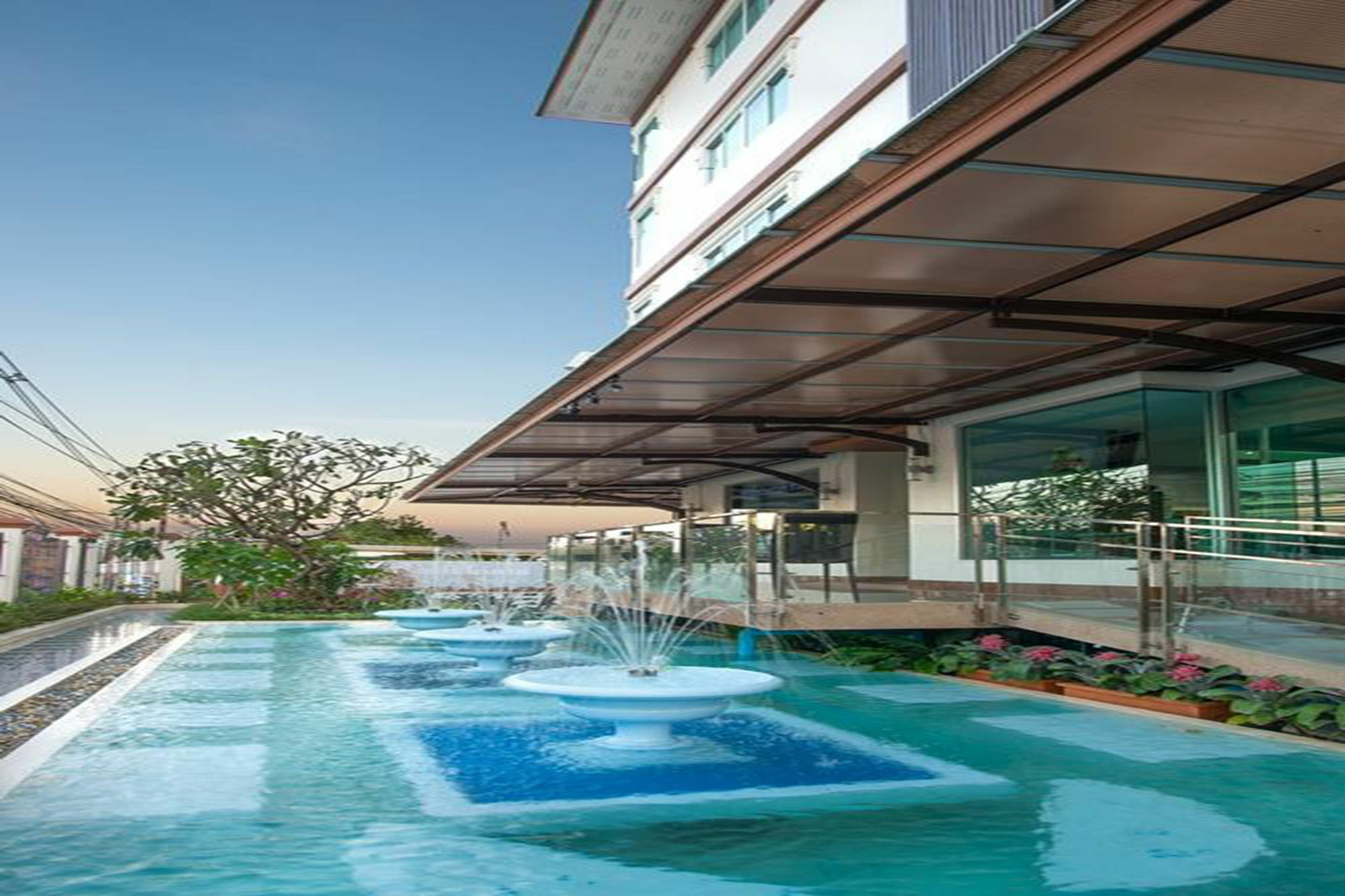 Winner Sriracha Serviced Apartment Si Racha Buitenkant foto